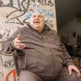 Su via Collodi conosciamo anche uno dei �personaggi� di Picone: �l�enorme� 83enne Antonio. Lo troviamo seduto su una sedia davanti alla sua vecchia officina meccanica